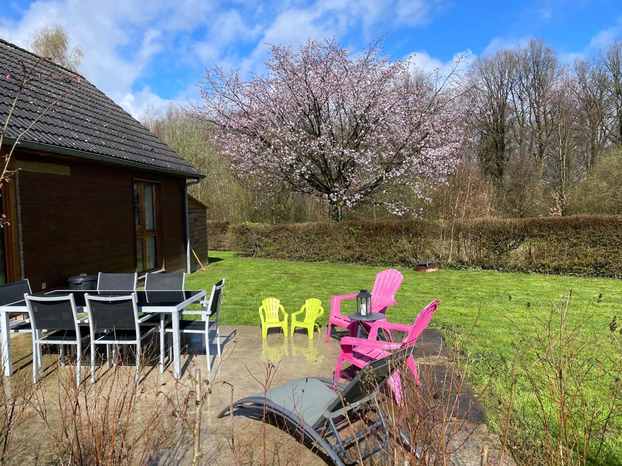Cottage Chaleureux Dans Domaine Prive Signy-le-Petit 外观 照片
